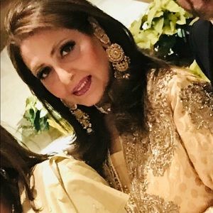 Meet your Posher, Samina